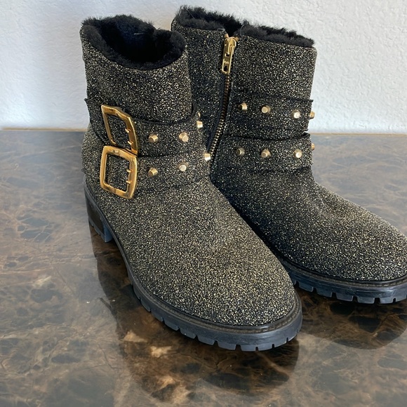 NWOT Ross & Snow Stefana Gold Glitter Black Leather Ankle Combat Boots Size 8 - Picture 3 of 13